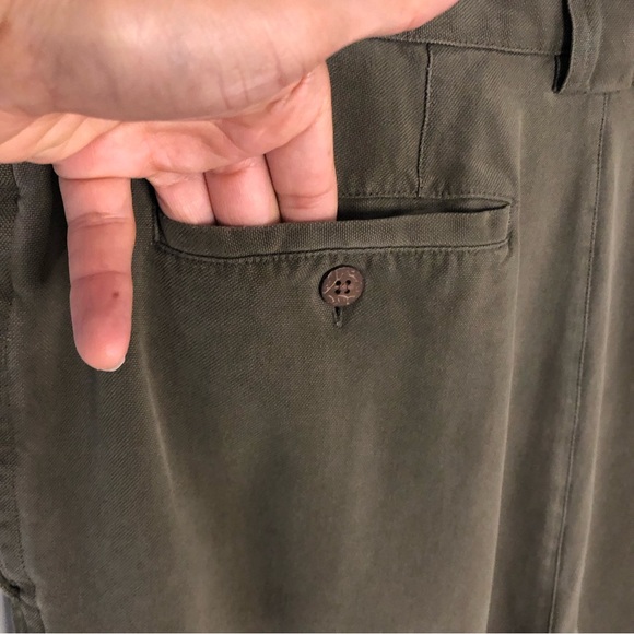 Tommy Bahama Shorts silk. Size 35 waist. Khaki brown relax fit EUC - Picture 7 of 13